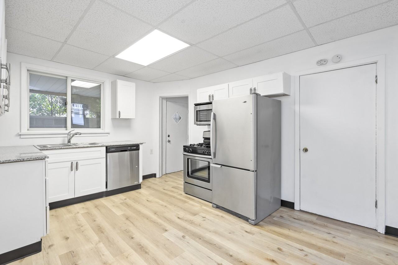 2721 Berg St #1 - Photo 7 of 22