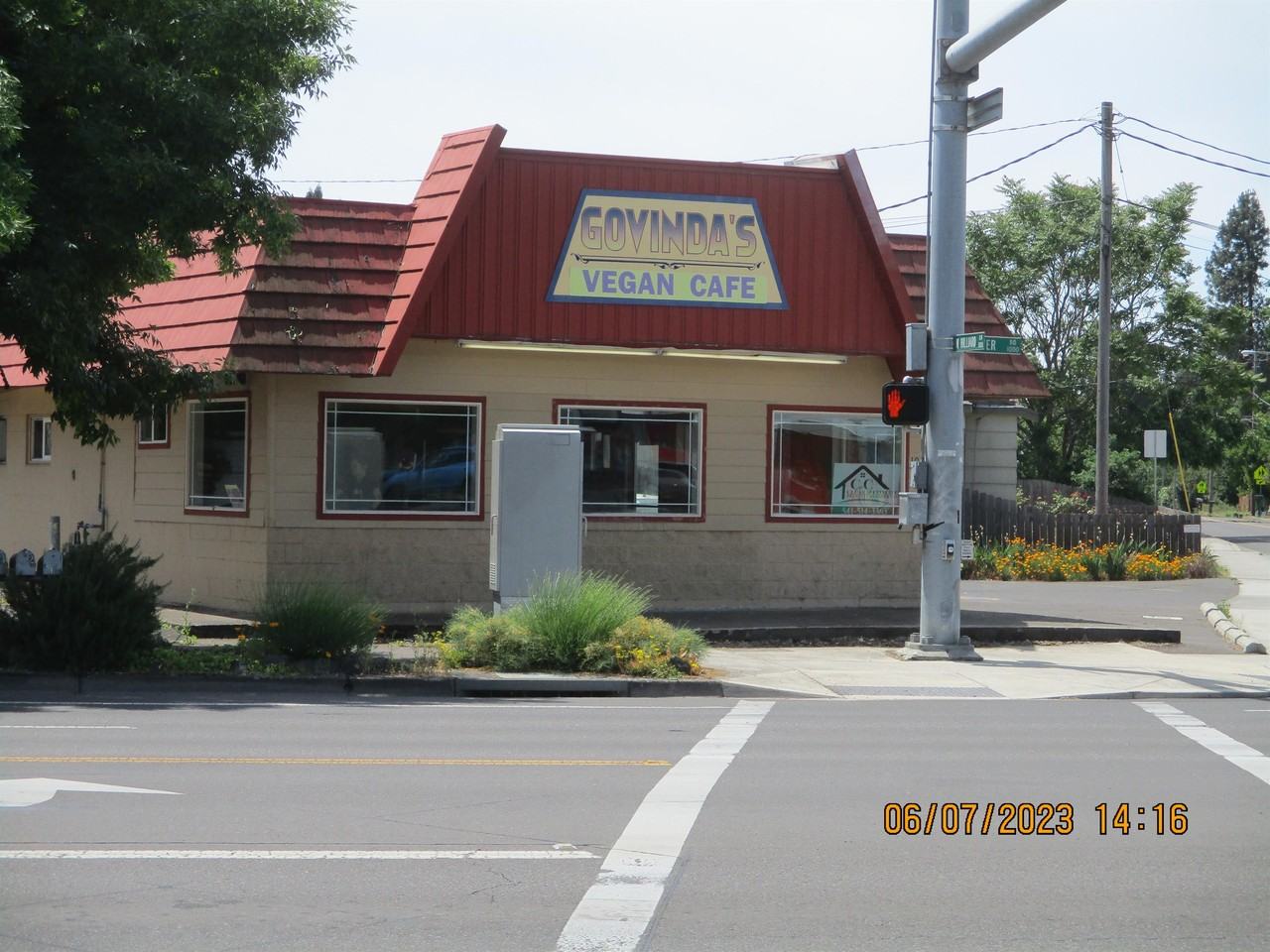 1030 River Rd #1 - Photo 2 of 4