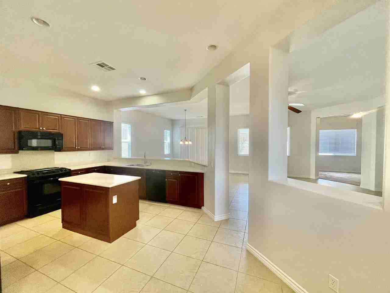 5588 Paseo Famosa #1 - Photo 4 of 14