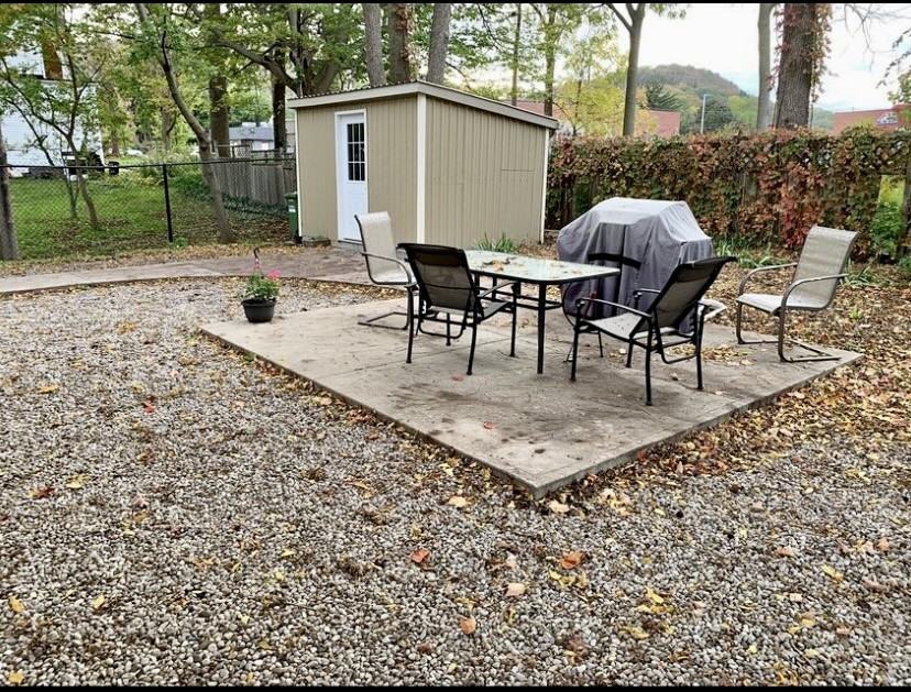 3 Robinson Street North, Grimsby, ON L3M 3C8, CAN 2 unit Rentals Zumper