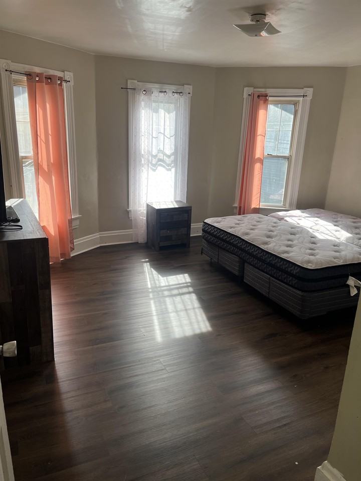 310 Harrison Ave #1 - Photo 4 of 10