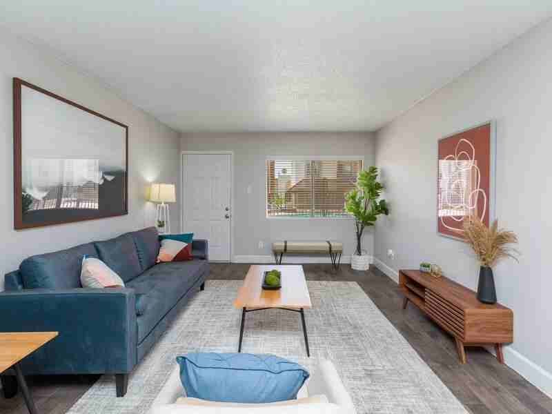 6112 N 67th Ave - Photo 2 of 24