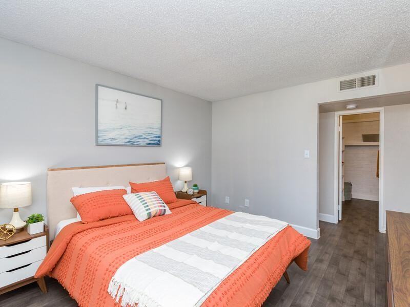 6112 N 67th Ave - Photo 5 of 6