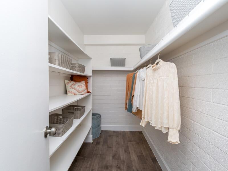 6112 N 67th Ave - Photo 6 of 24