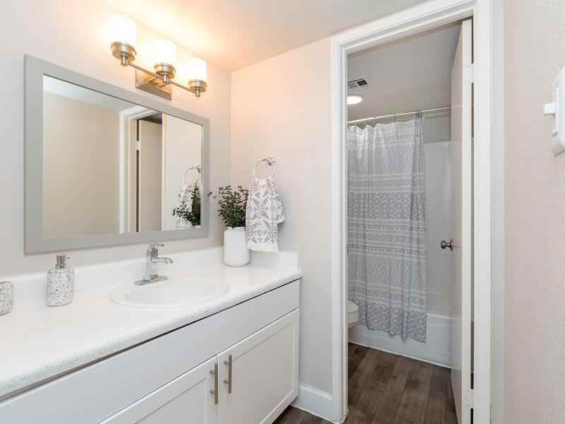 6112 N 67th Ave - Photo 4 of 24