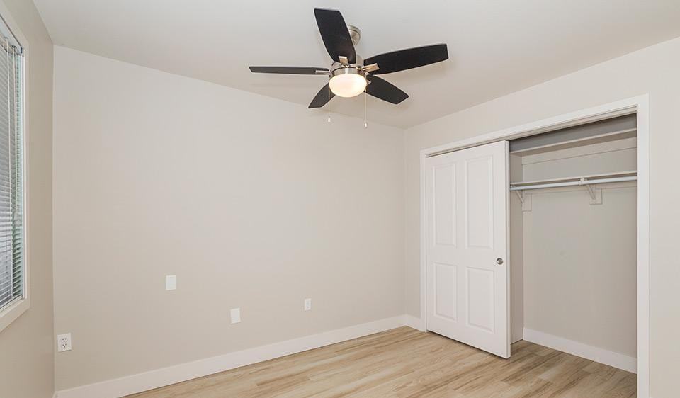 5560 Library Ln - Photo 4 of 14