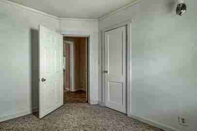 1724 N Summit Ave - Photo 3 of 12