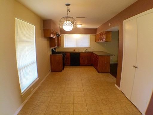 2129 Richbrook Dr - Photo 2 of 14