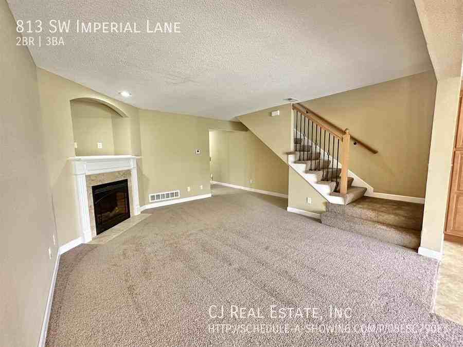 813 Sw Imperial Ln - Photo 2 of 11