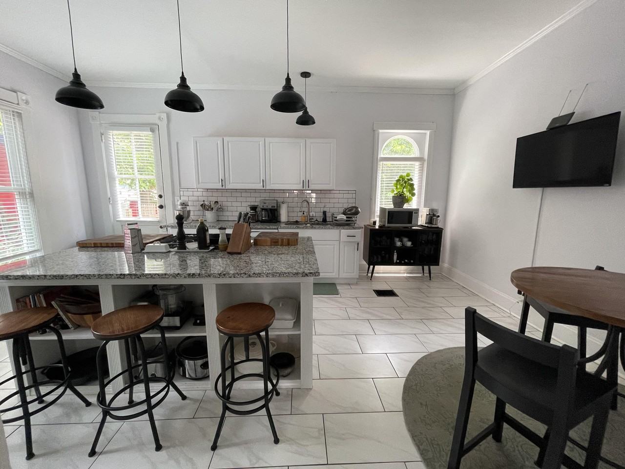 328 Oak St #NA - Photo 2 of 18