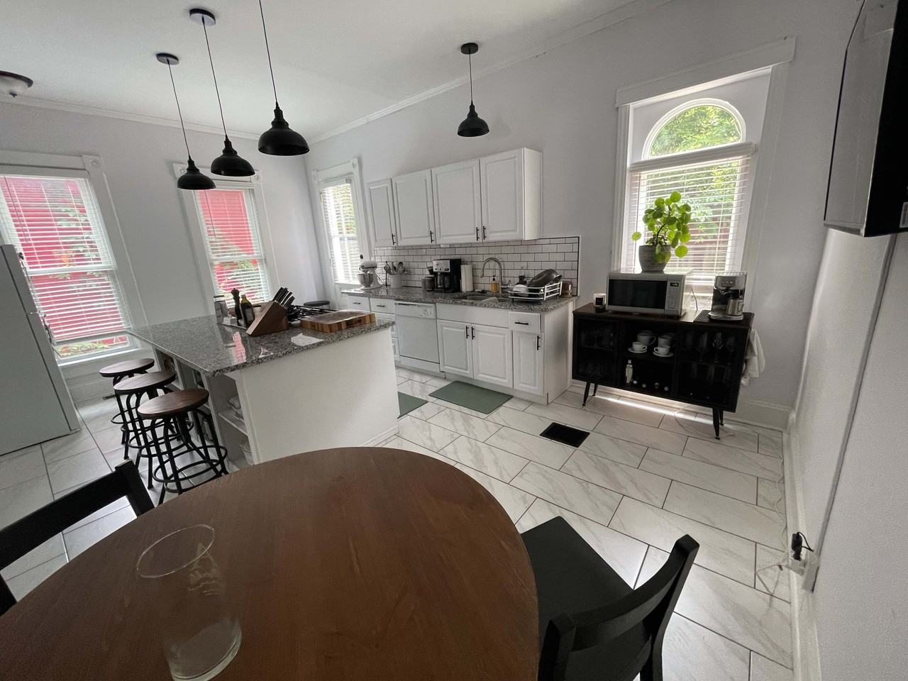 328 Oak St #NA - Photo 3 of 18