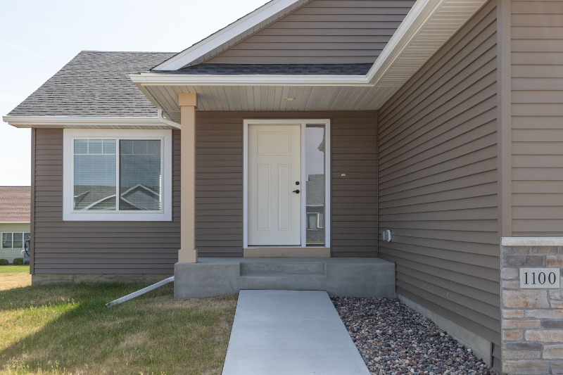 1100 6th Ave Nw - Photo 2 of 36