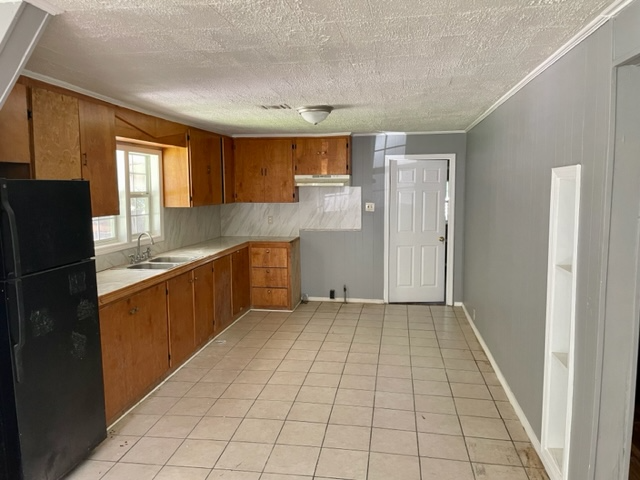 104 W Evergreen St - Photo 2 of 10