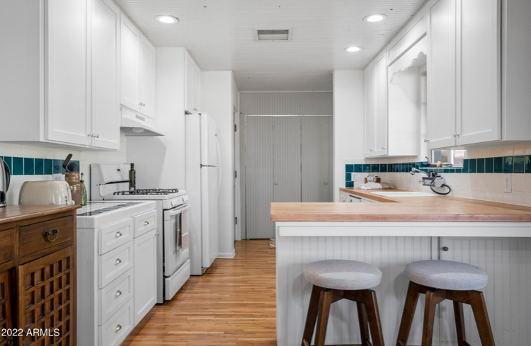 106 N Fraser Dr - Photo 3 of 7