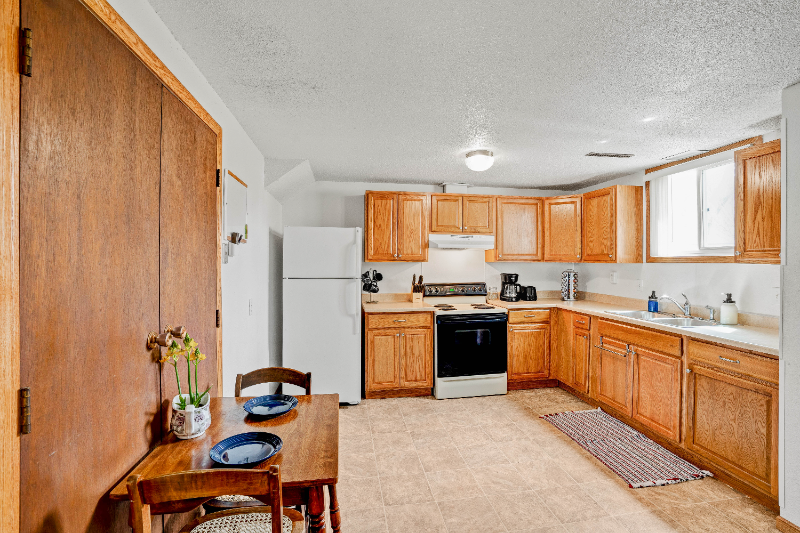 813 19th Ave Sw - Photo 3 of 24
