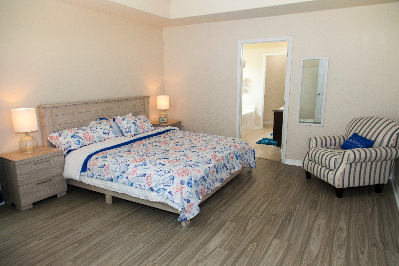 8378 Island Dr - Photo 4 of 30