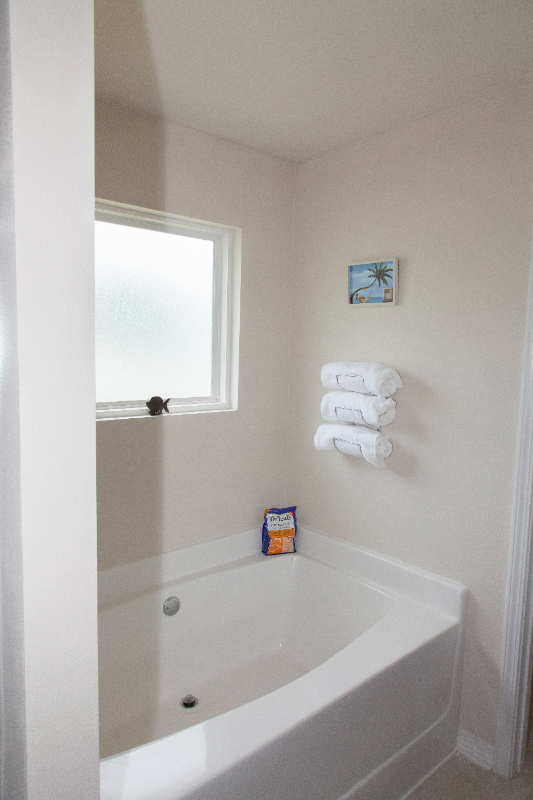 8378 Island Dr - Photo 5 of 30