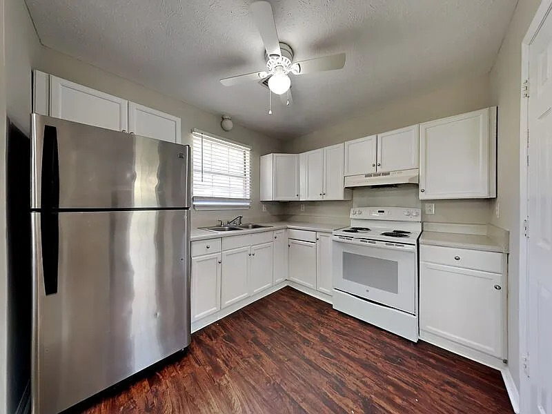 3301 Torbett St - Photo 3 of 28