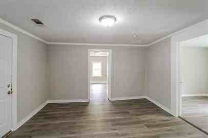 626 Turner Street - Photo 3 of 16