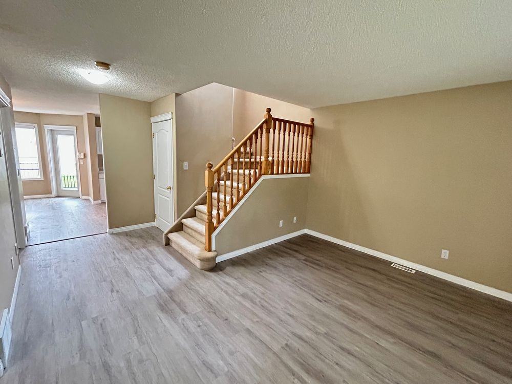 117 Campbell Cres - Photo 3 of 21