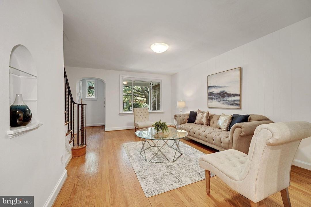 2416 Tunlaw Rd Nw - Photo 3 of 18