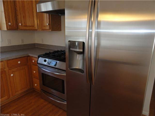 2 Rebecca Ln - Photo 3 of 9