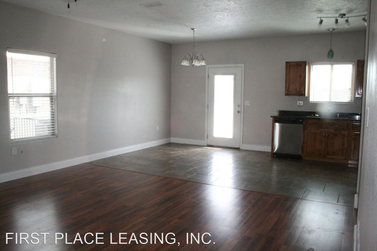 1825 Dillon Wood Dr - Photo 3 of 21