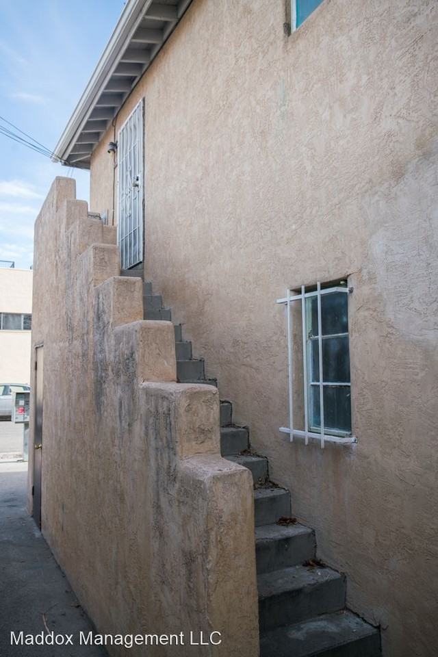 121 Terrace St SE - Photo 3 of 12