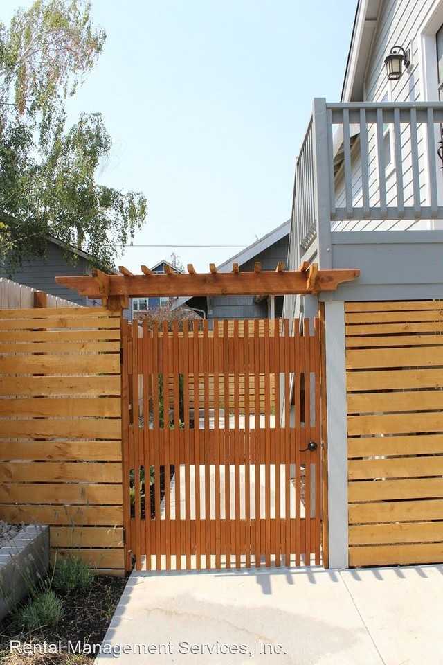 4736 NE 32nd Pl & 3274 NE Wygant - Photo 3 of 26