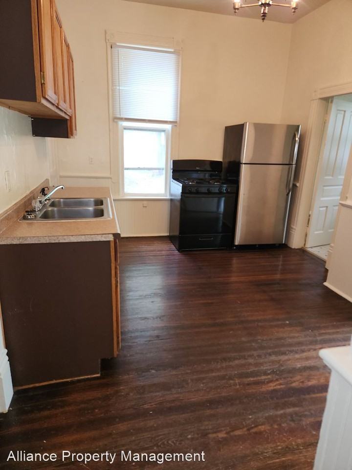 1110 Wilt St - Photo 3 of 16