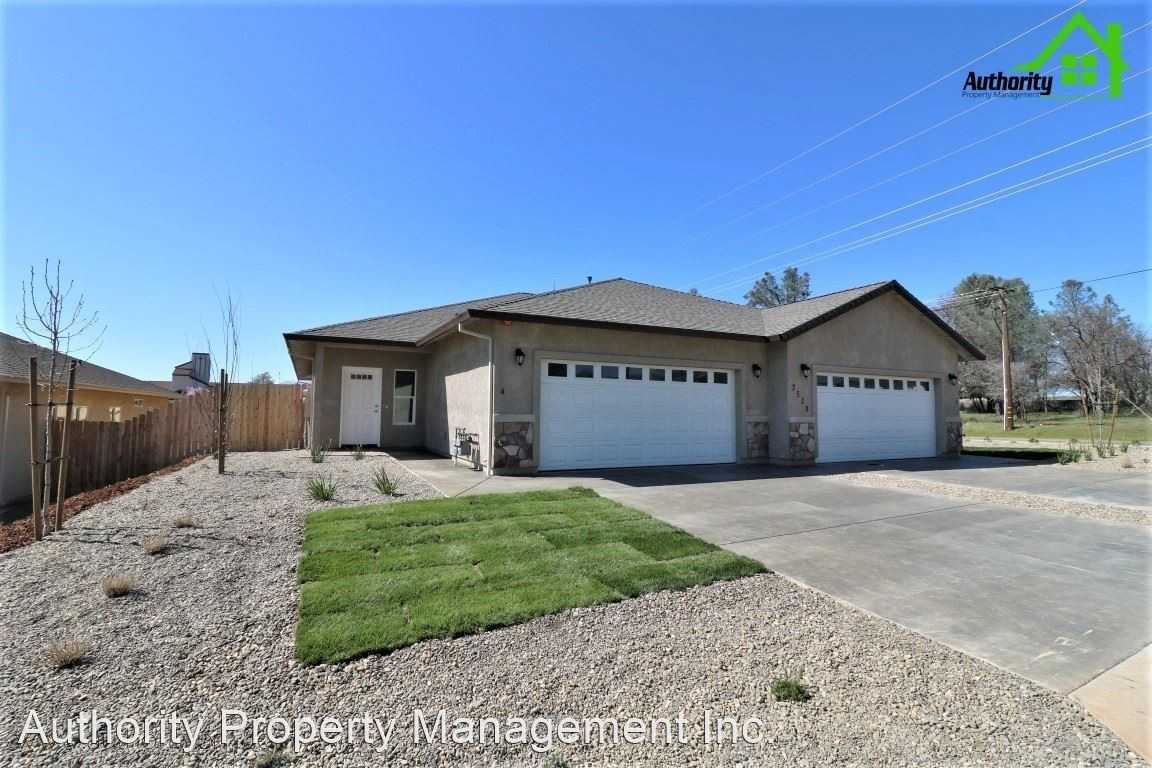 2530 Rainbow - Photo 2 of 18