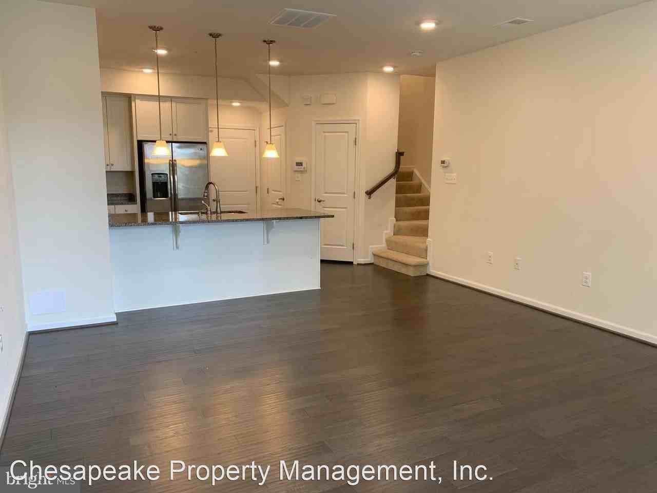 8009 Orchard Grove Rd - Photo 3 of 28