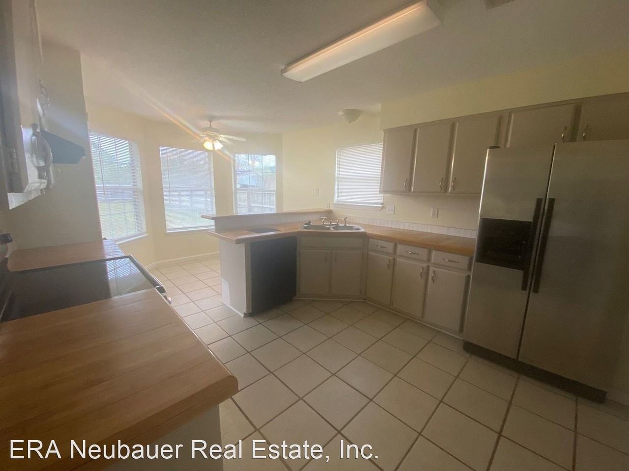 1143 S Katherine Ave - Photo 2 of 11