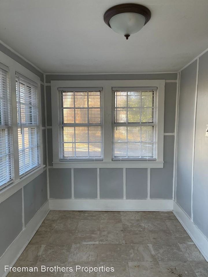 1407 Spruce St - Photo 3 of 14