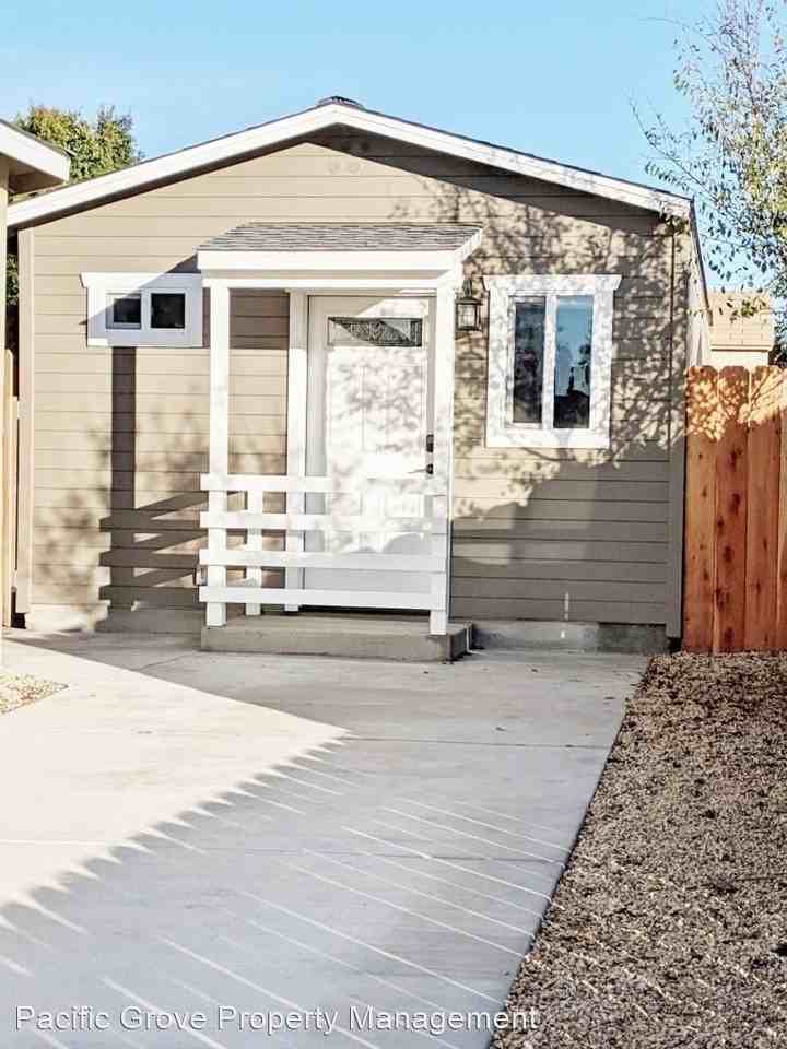 1620 Waring St Unit B - Photo 2 of 17