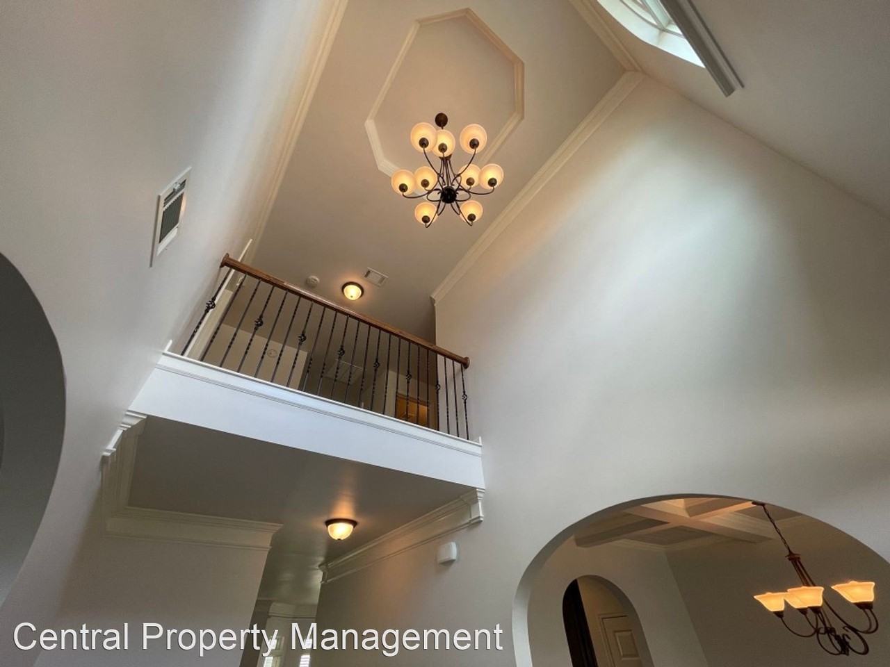 514 W Holloway Dr - Photo 2 of 50