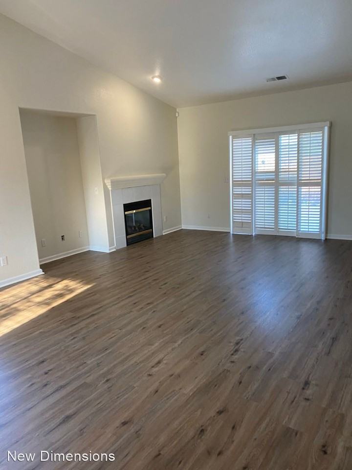 4234 Vanguard Dr - Photo 2 of 13