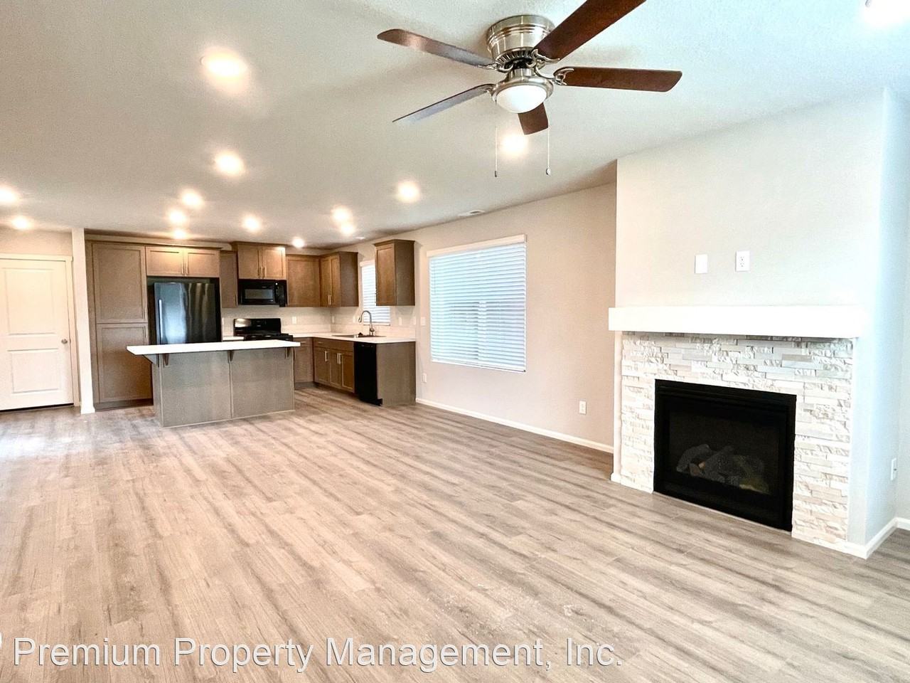 2096 Mccallum Ln - Photo 3 of 12