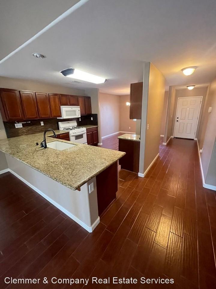 12325 Mezzadro Ave - Photo 3 of 19