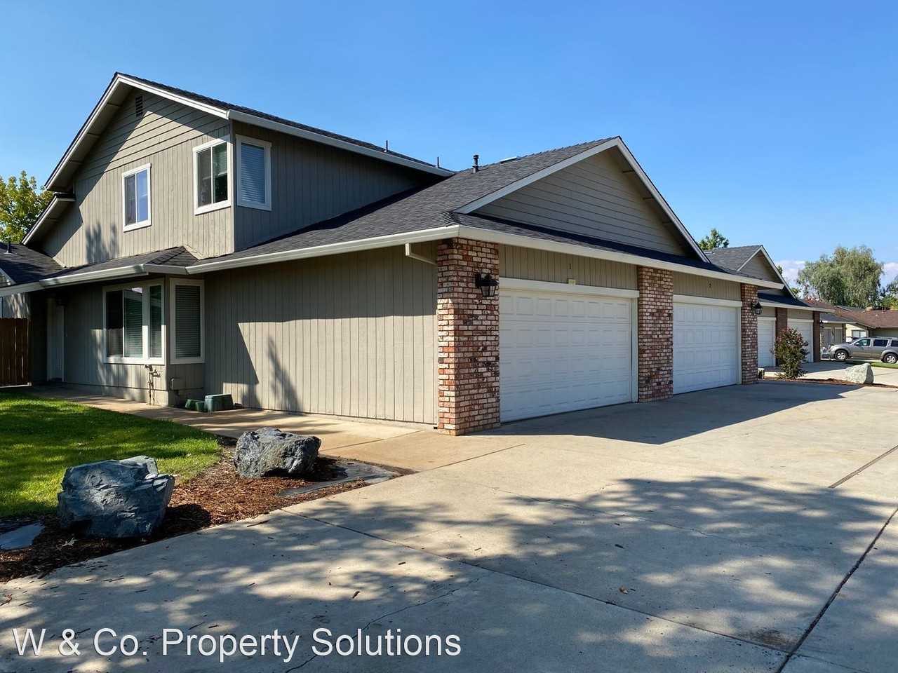 2070 Fancy Oaks Dr Apartments in North Shasta View, Redding, CA 96003