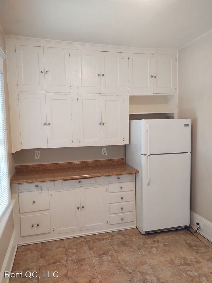 3325 7 1/2 Ave - Photo 3 of 14