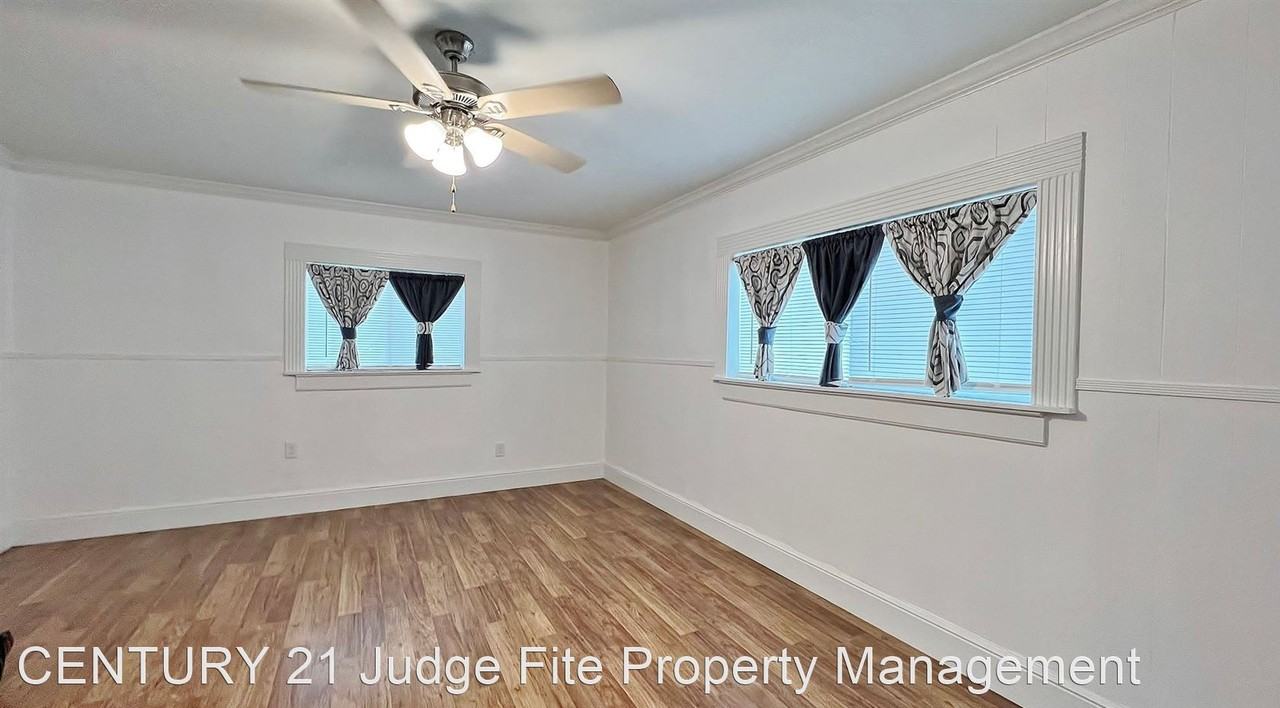 213 Hope St - Photo 3 of 11