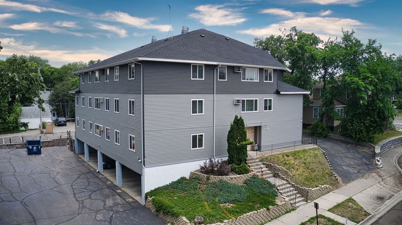 1021 6th Avenue S. - Photo 2 of 50