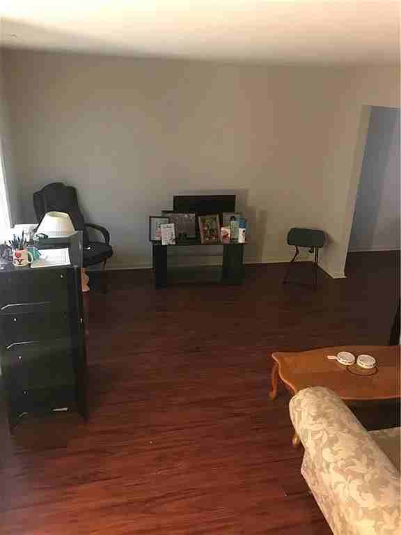 6422 Commons Dr - Photo 3 of 12