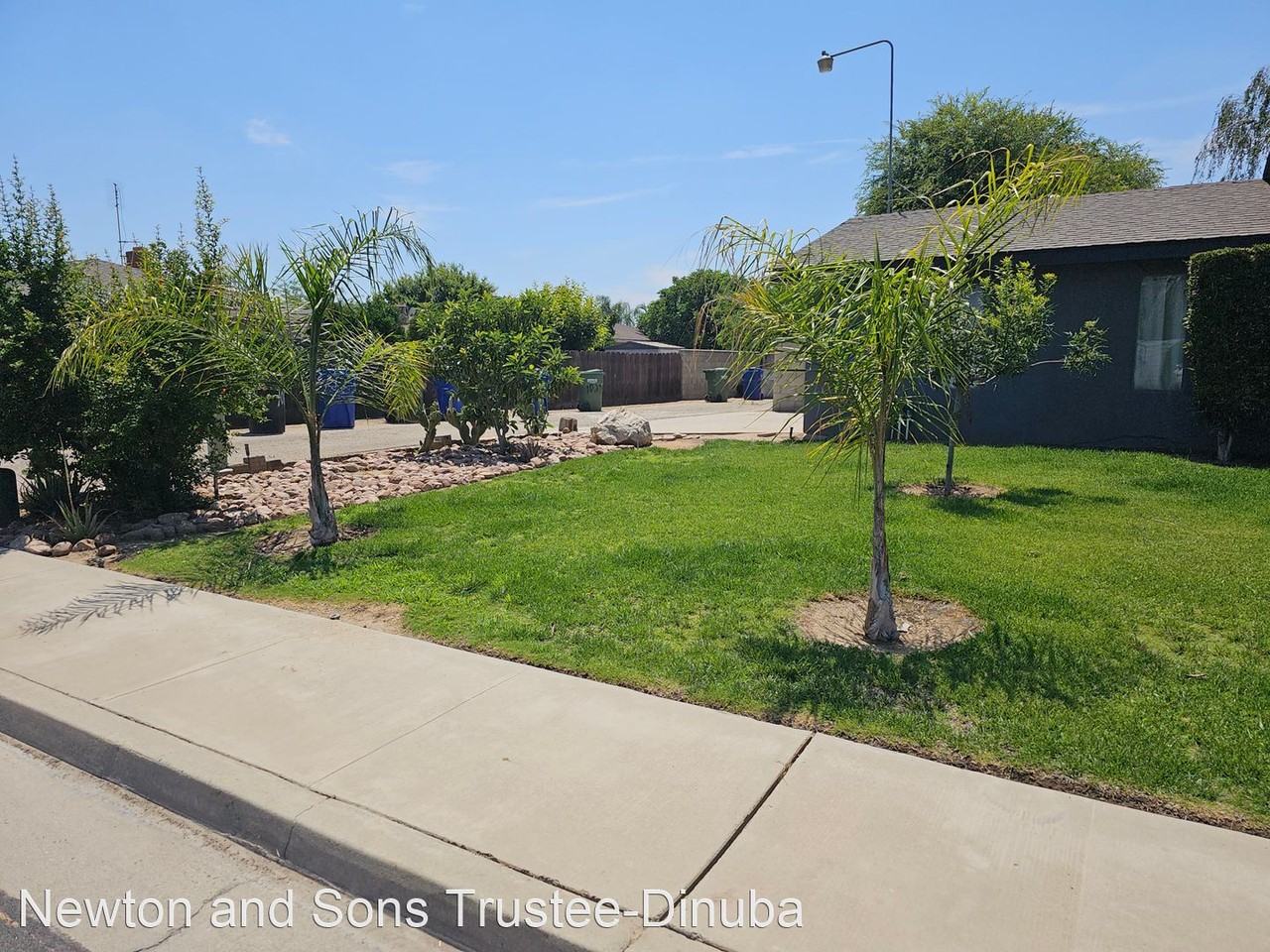 1067 N Cedar Ln - Photo 2 of 50