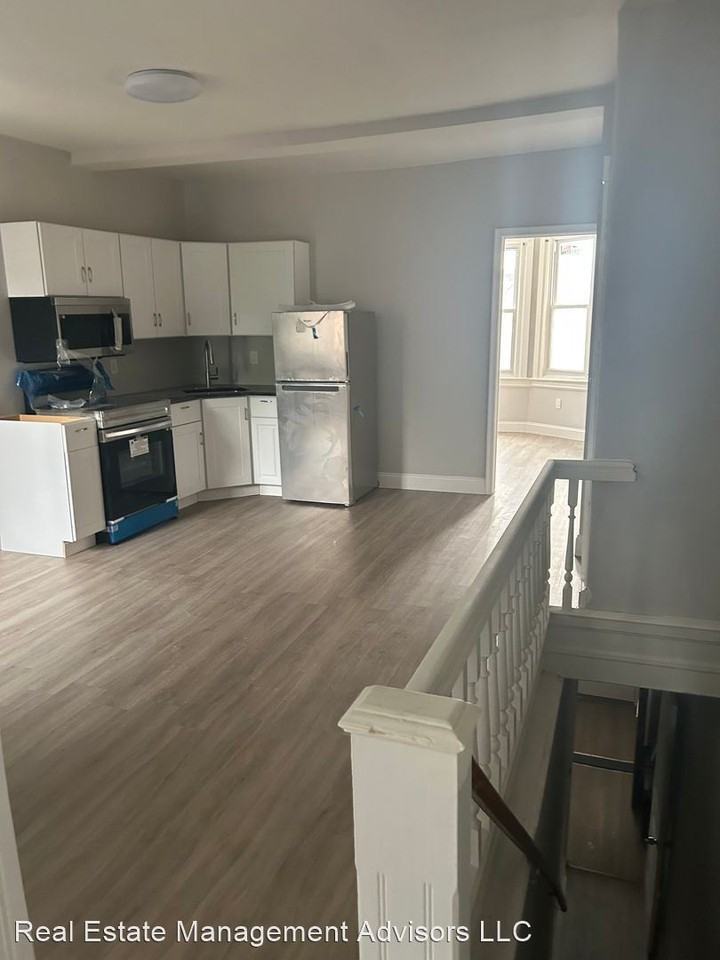 207 E Westmoreland St, Philadelphia, PA 19134 - Photo 3 of 18