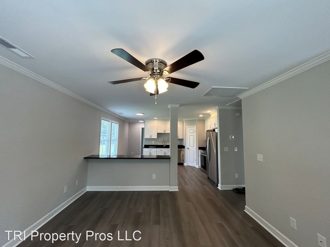 410 Kendall St - Photo 3 of 22