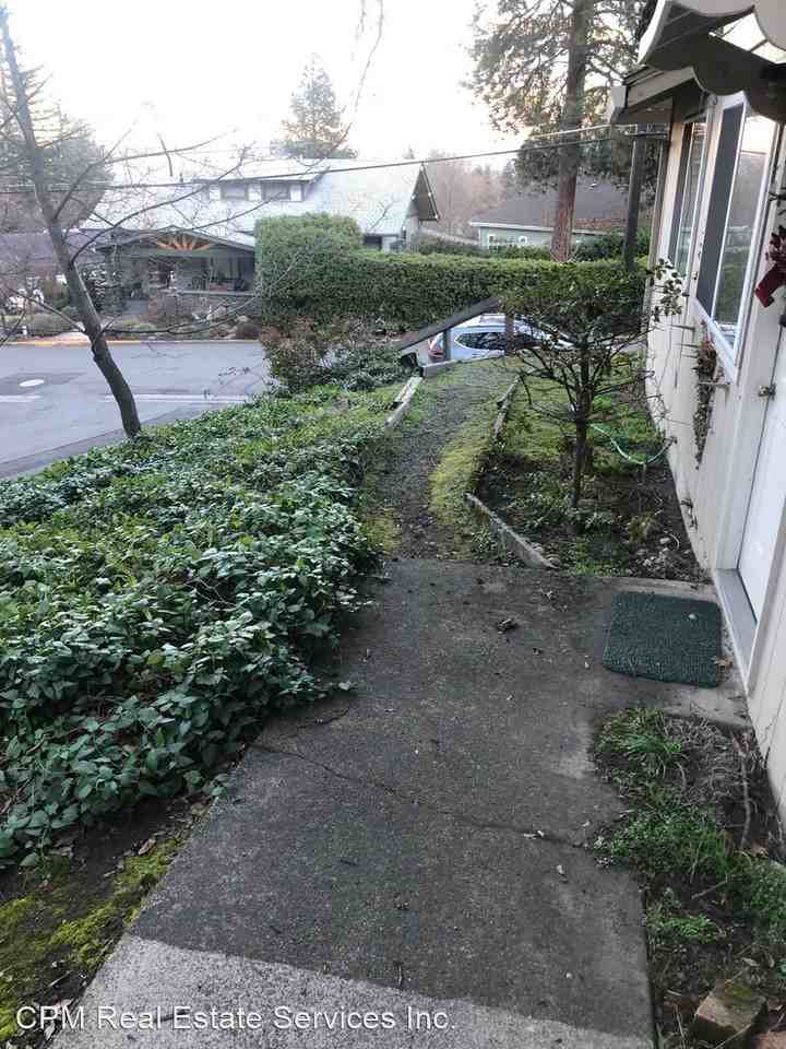 133 Gresham A-C - Photo 3 of 12