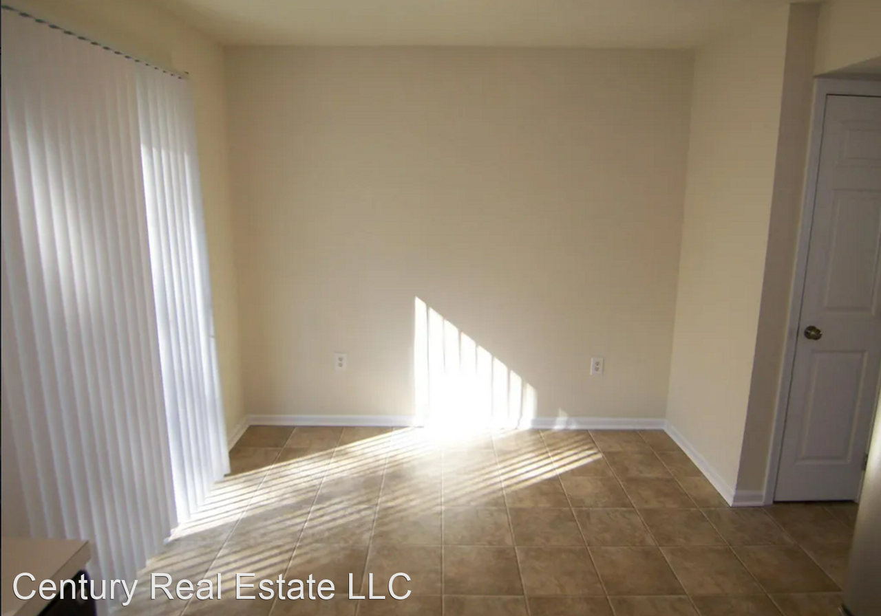 64 Sycamore Dr - Photo 3 of 12