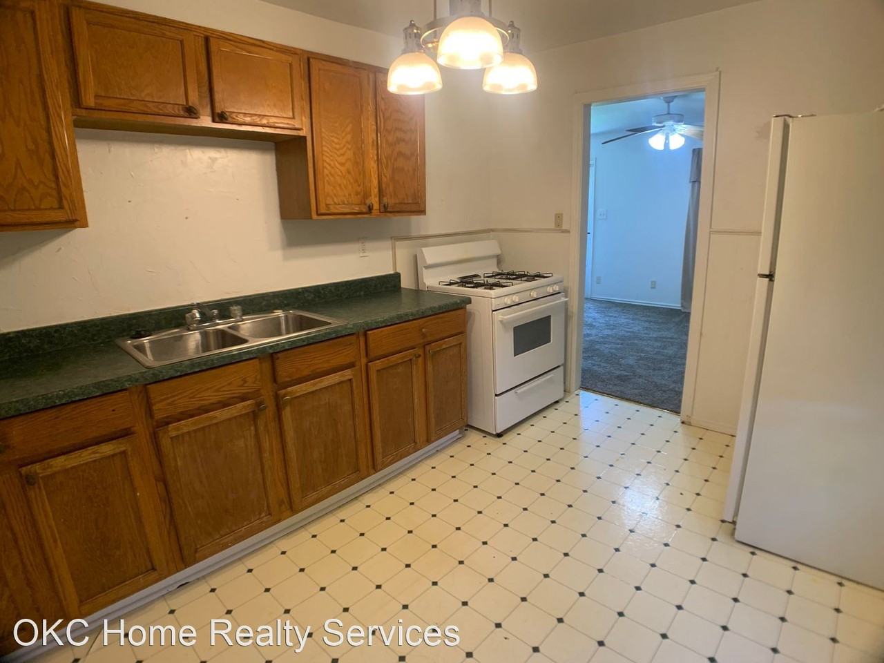 1413 Monticello Ct - Photo 3 of 8